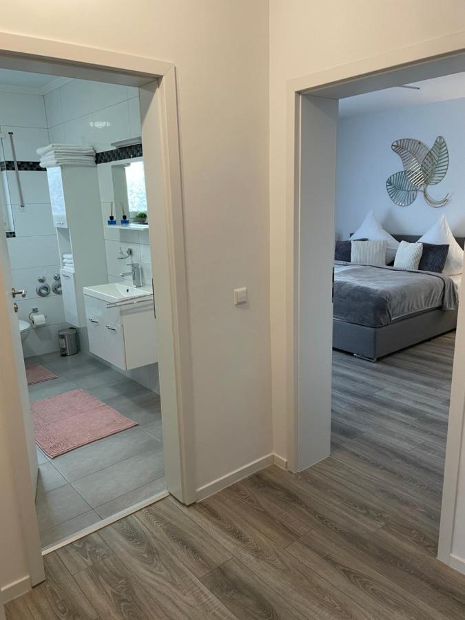 Prime Host Lovely Apartment คาร์ลสรูเฮอ ภายนอก รูปภาพ