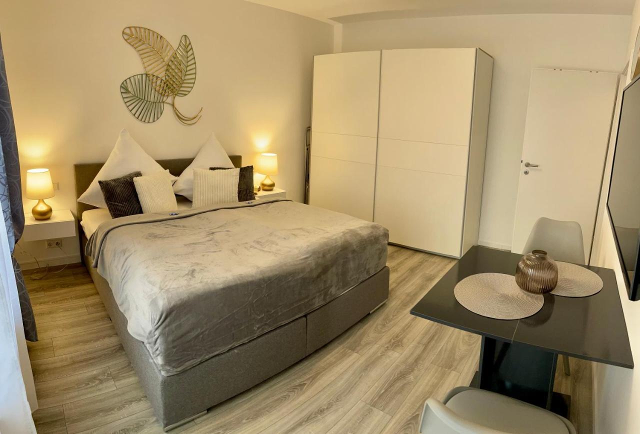 Prime Host Lovely Apartment คาร์ลสรูเฮอ ภายนอก รูปภาพ